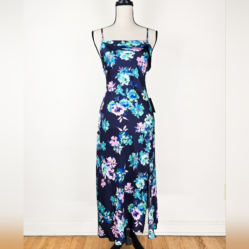 🦋LAST🦋 NWT Astr Navy Floral Midi Slip Dress